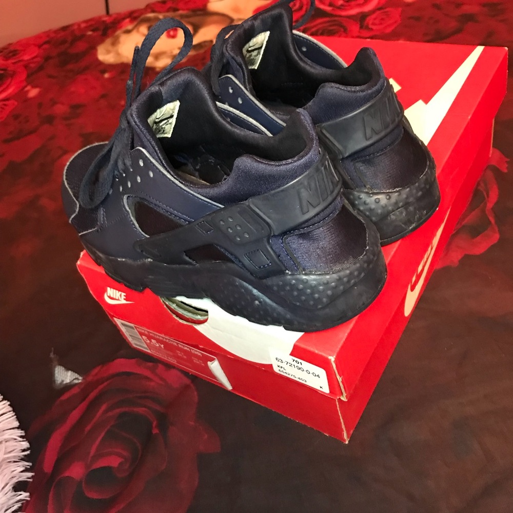 Nike huaraches “Navy Blue” size 5.5 - Picture 2 of 4